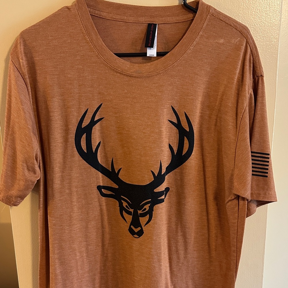 Bucked Up Men's Tan Deer Graphic T-Shirt